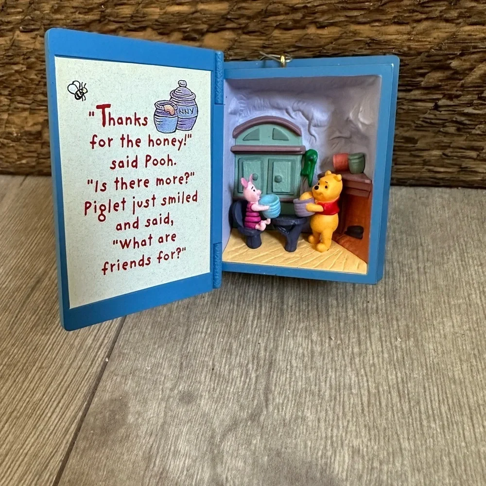 VTG Hallmark keepsake A Visit From Piglet winnie the pooh 1998 Ornament Disney